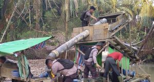 Gerak Cepat Polsek Meliau: Sikat Penambang Emas Ilegal di Sungai Boyan, Satu Set Alat PETI Disita Aparat