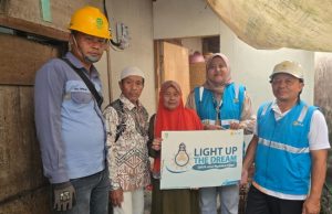 Penyambungan Listrik Gratis Semangat HUT RI Ke 81,PT PLN ULP Cikembar Hadirkan Program Light Up The Dream (LUTD)