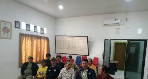 Warga Dan Karang Taruna kelurahan Plawad Gruduk kantor Kelurahan Plawad Terkait PT.Karoseri, Ada apa ?