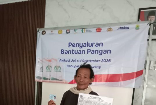 Buruh Harian Lepas Palumbonsari Bersyukur Terima Bantuan Pangan Beras