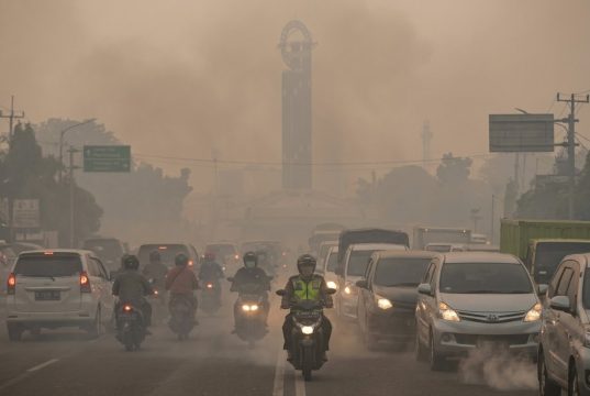 Langit Pontianak Memerah Gelap, Kabut Asap Pekat Makin Mengancam Keselamatan Warga