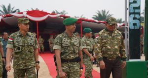 Pangdam XII/Tpr Dampingi Menhan Tinjau Yonif TP 926/PL