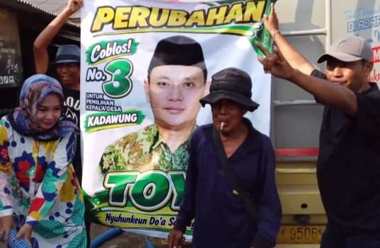 Toyo Nomor Urut 3 Salurkan Dua Mobil Air Bersih untuk Warga Desa Kadawung, Subang